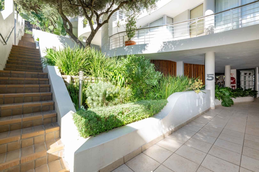 To Let 2 Bedroom Property for Rent in Sea Point Western Cape